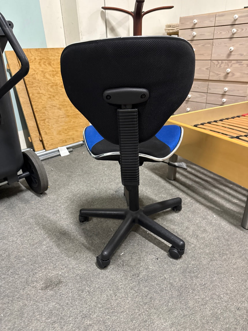 Kontorstol blå og sort